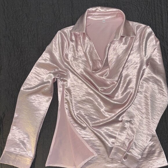 Gorgeous Pink Blouse with Luxurious Satin Finish, Size Small - Picture 4 of 9